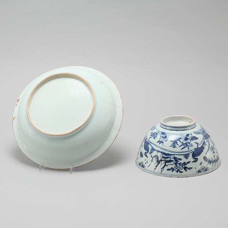 Two blue and white Chinese bowls from the 18th century.