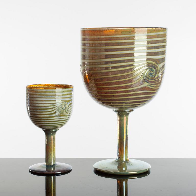 OIVA TOIKKA, goblets, 2 ps, signed, Nuutajärvi, Notsjö, Finland.