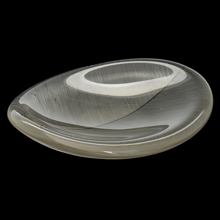 Tapio Wirkkala, a 'Lehti' (Leaf) art glass bowl, signed Tapio Wirkkala Iittala -3337.