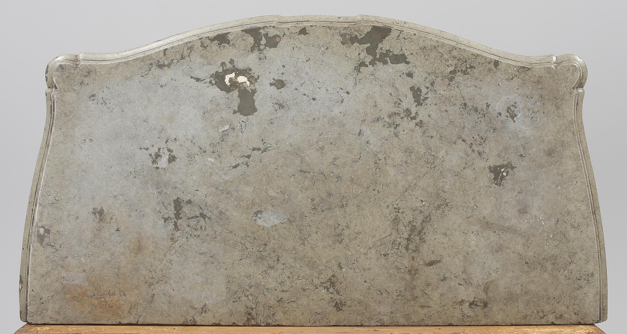 BYRÅ. Rokoko. Stockholmsarbete, 1700-talets andra hälft.