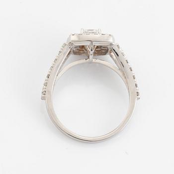 Princess cut and brilliant cut diamond ring, with GIA dossier.