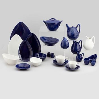 Hertha Bengtson, a 138-piece 'Blå eld' flintware service, Rörstrand.