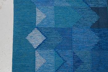 Brita Grahn, a carpet, "Blåvinge", flat weave, ca 282 x 202,5 cm, signed Brita Grahn.