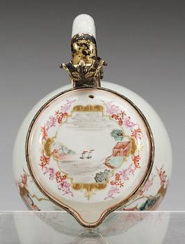 KANNA med LOCK, kompaniporslin med samtida förgylld silvermontering. Qing dynastin, Qianlong (1736-95).