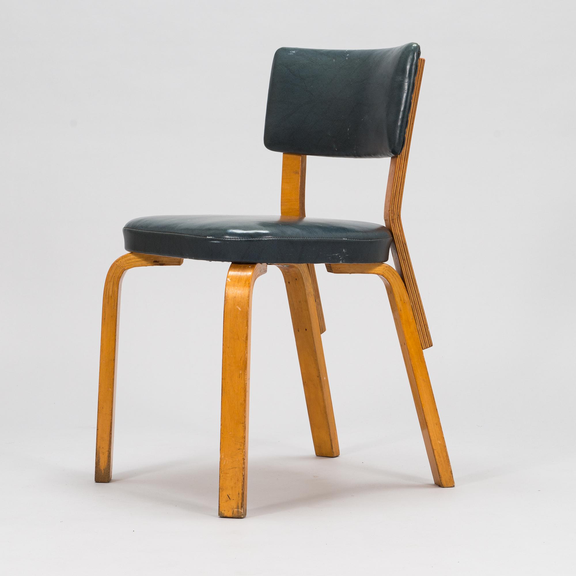 Alvar Aalto, A chair model 63 by O.Y. Huonekalu- ja Rakennustyötehdas A.B. Mid-20th century.