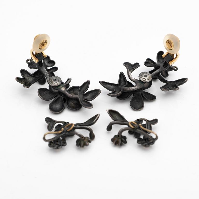 Ole Lynggaard, Earrings, a pair, "Forest", oxidised silver with red gold settings and brilliant-cut diamonds, with additional pendants.