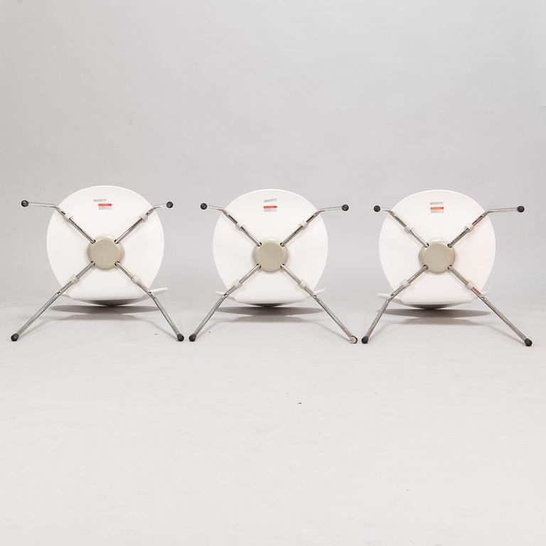 Arne Jacobsen, tuoleja, 3 kpl, "Myran",Fritz Hansen 2008.