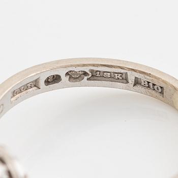 Ring, 18K white gold, camée model, set with brilliant-cut diamonds totalling 0.48 ct according to the inscription.