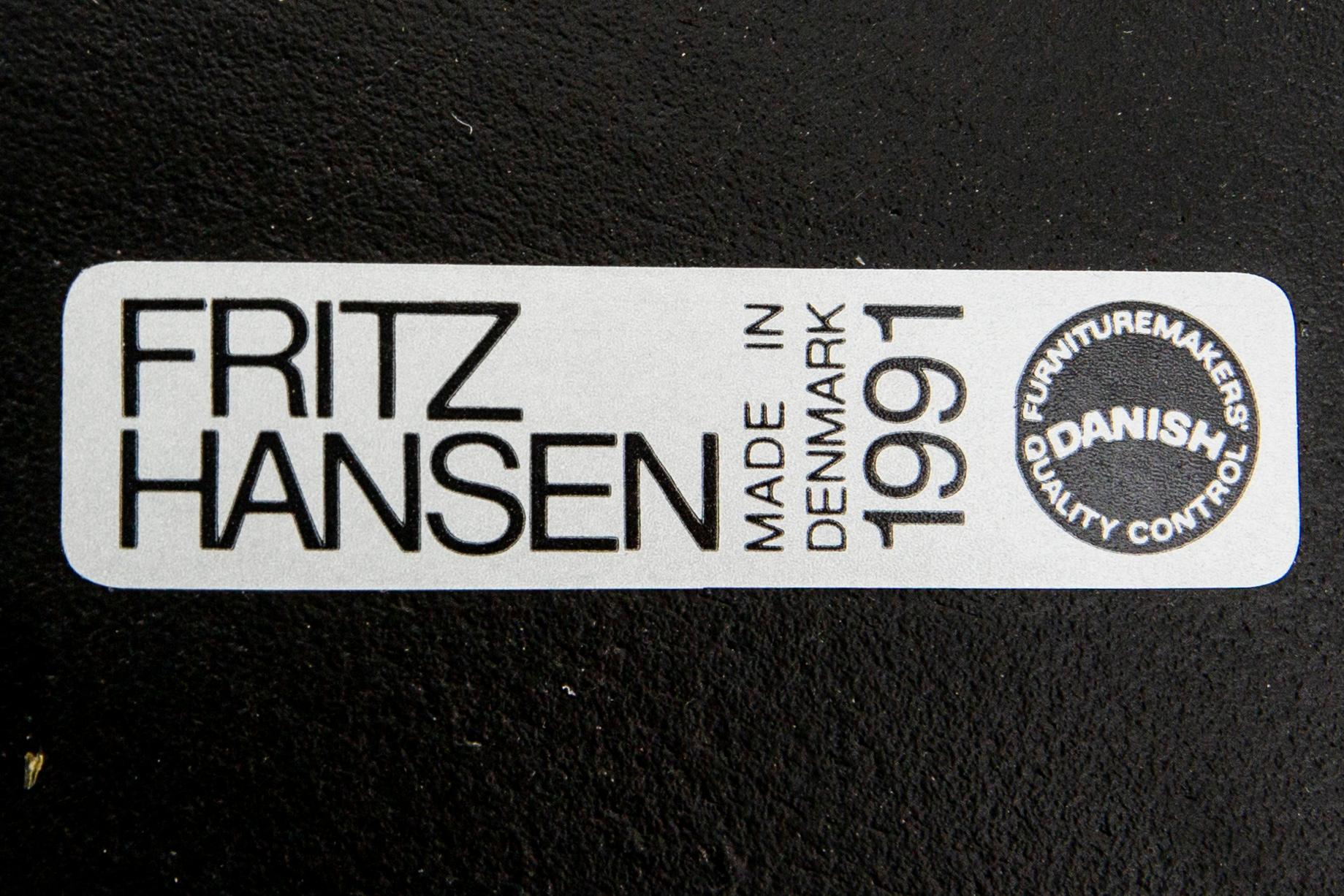 Arne Jacobsen, stolar ett par "Myran" för Fritz Hansen 1991.