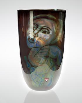 An Eva Englund graal glass vase, Orrefors 1989.