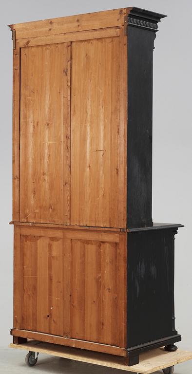 BOKSKÅP, nyrenässans, 1800-talets slut.