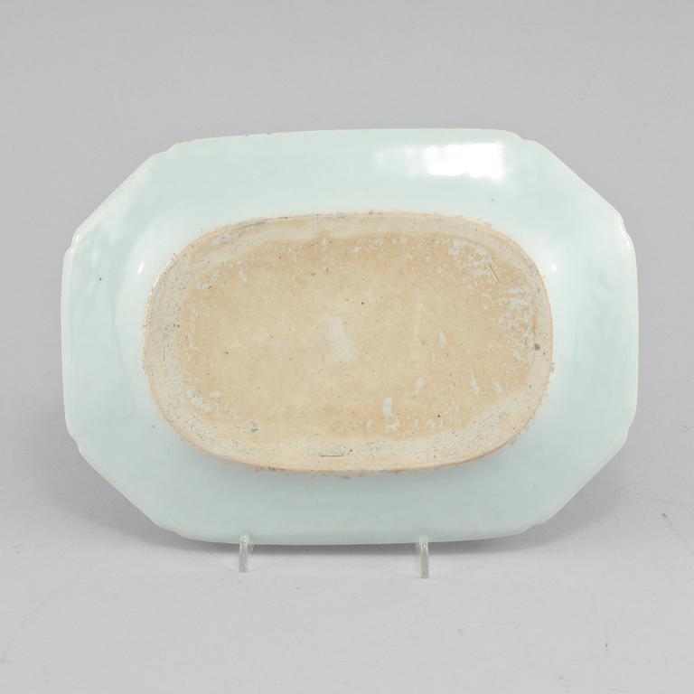 STEKFAT, porslin, Kina, Qianlong (1736-1795).