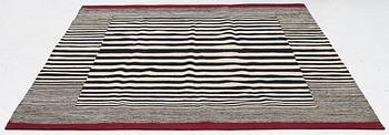 Rug, wool, 198 x 160 cm.