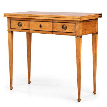 28. A late Gustavian card table, first half of the 19th century.