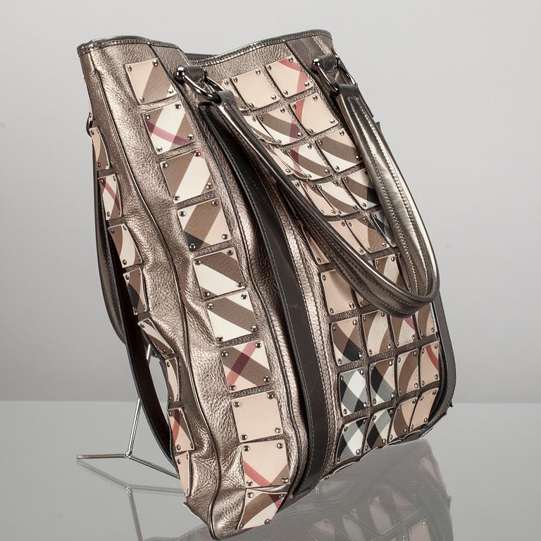 VÄSKA, Burberry.
