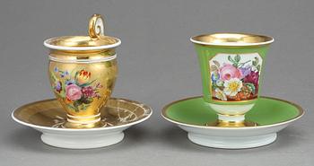KOPPAR MED FAT,  2 st, porslin, empire/empiretyp, 1800-talets första hälft - 1900-talets första hälft.