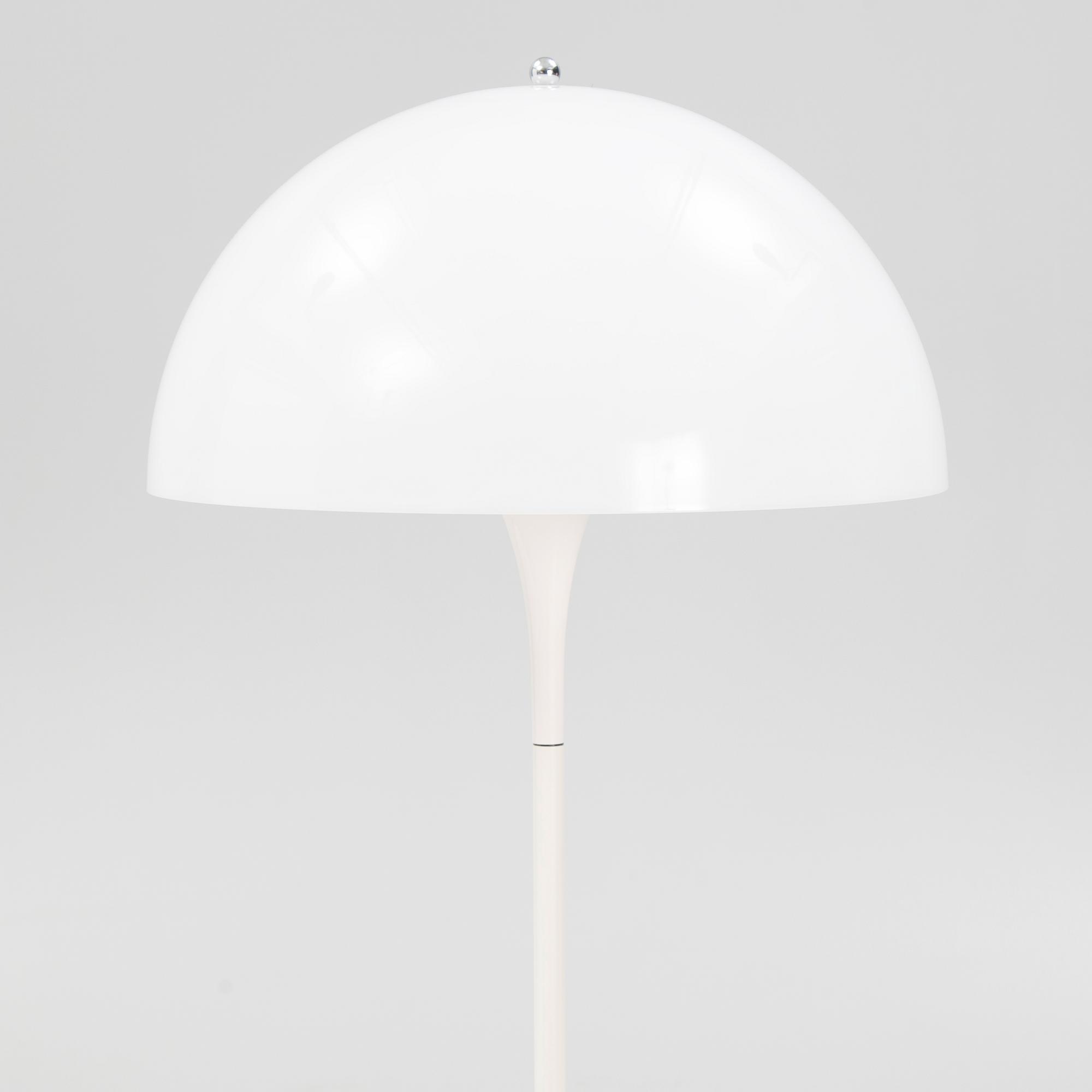 Verner Panton, golvlampa, "Panthella", Louis Poulsen, Danmark.