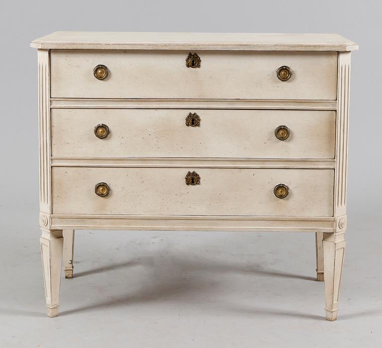 BYRÅ, gustaviansk stil, 1900-talets första hälft.