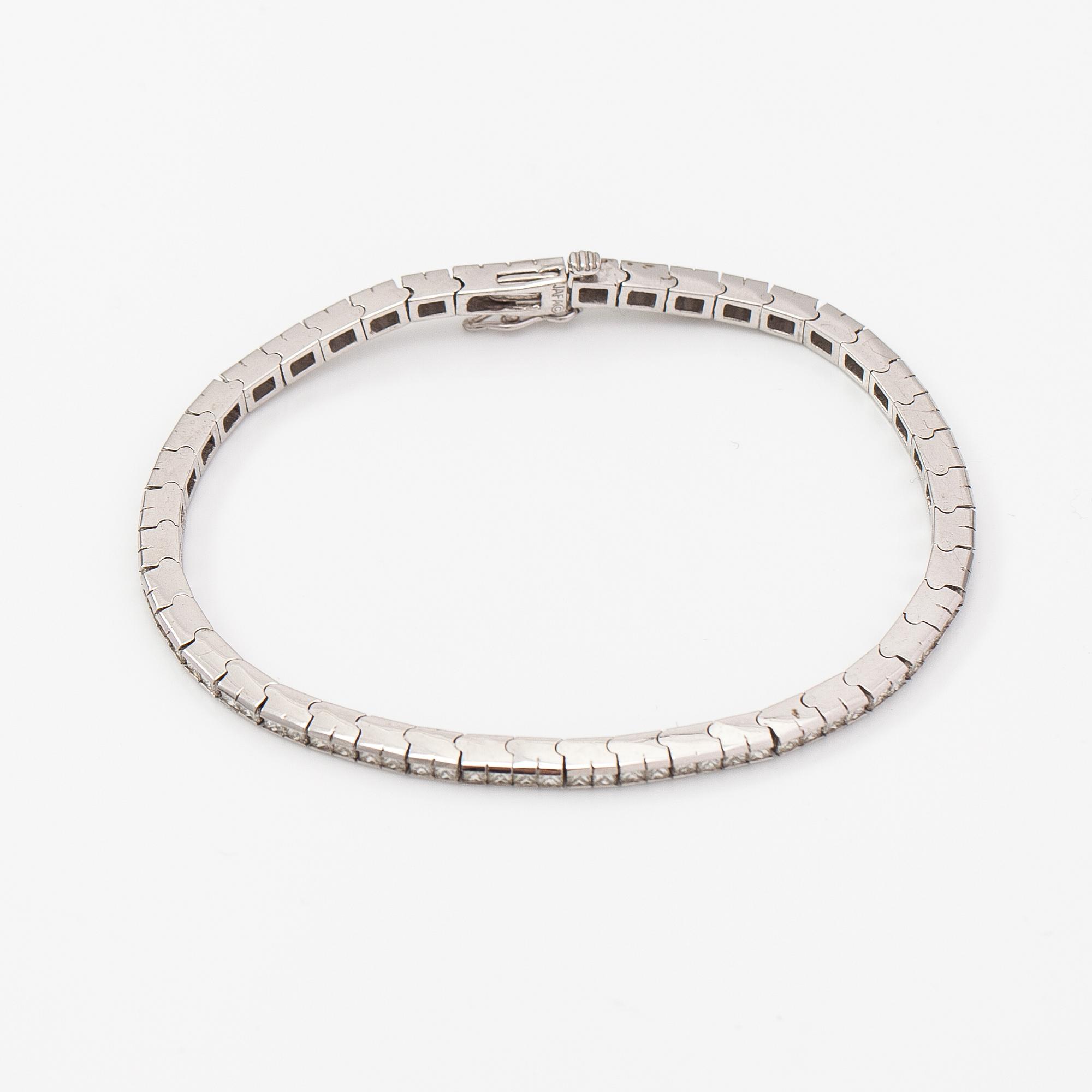 Armband, 14K votguld,  princesslipade diamanter ca 4.37 ct tot enligt certifikat.