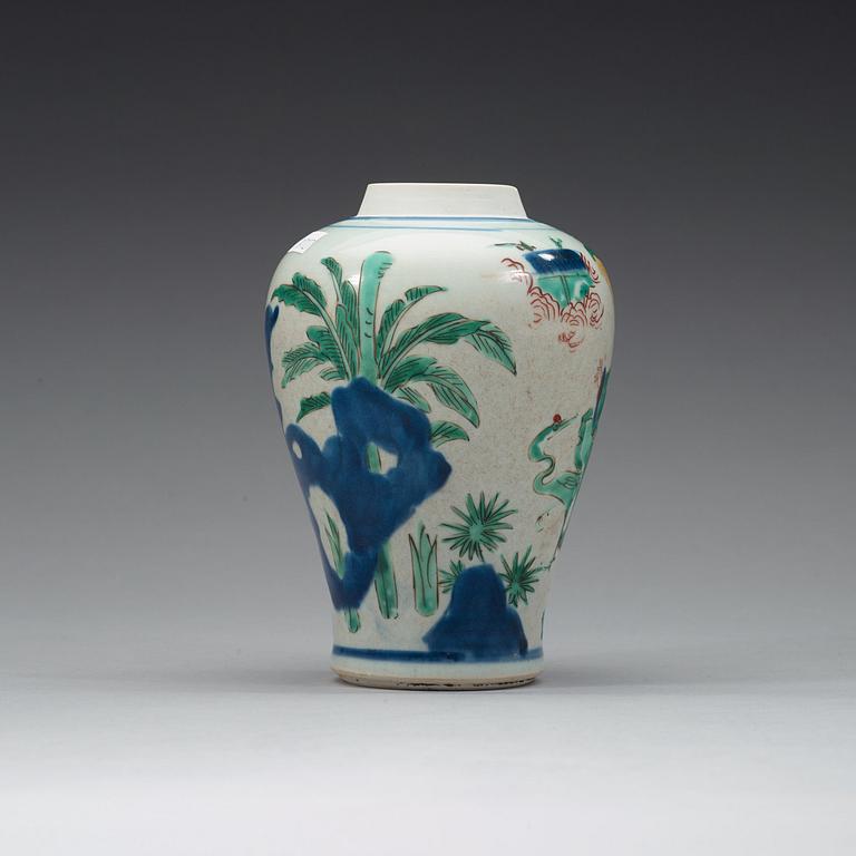 A Transitiona wucai jar, 17th Century.