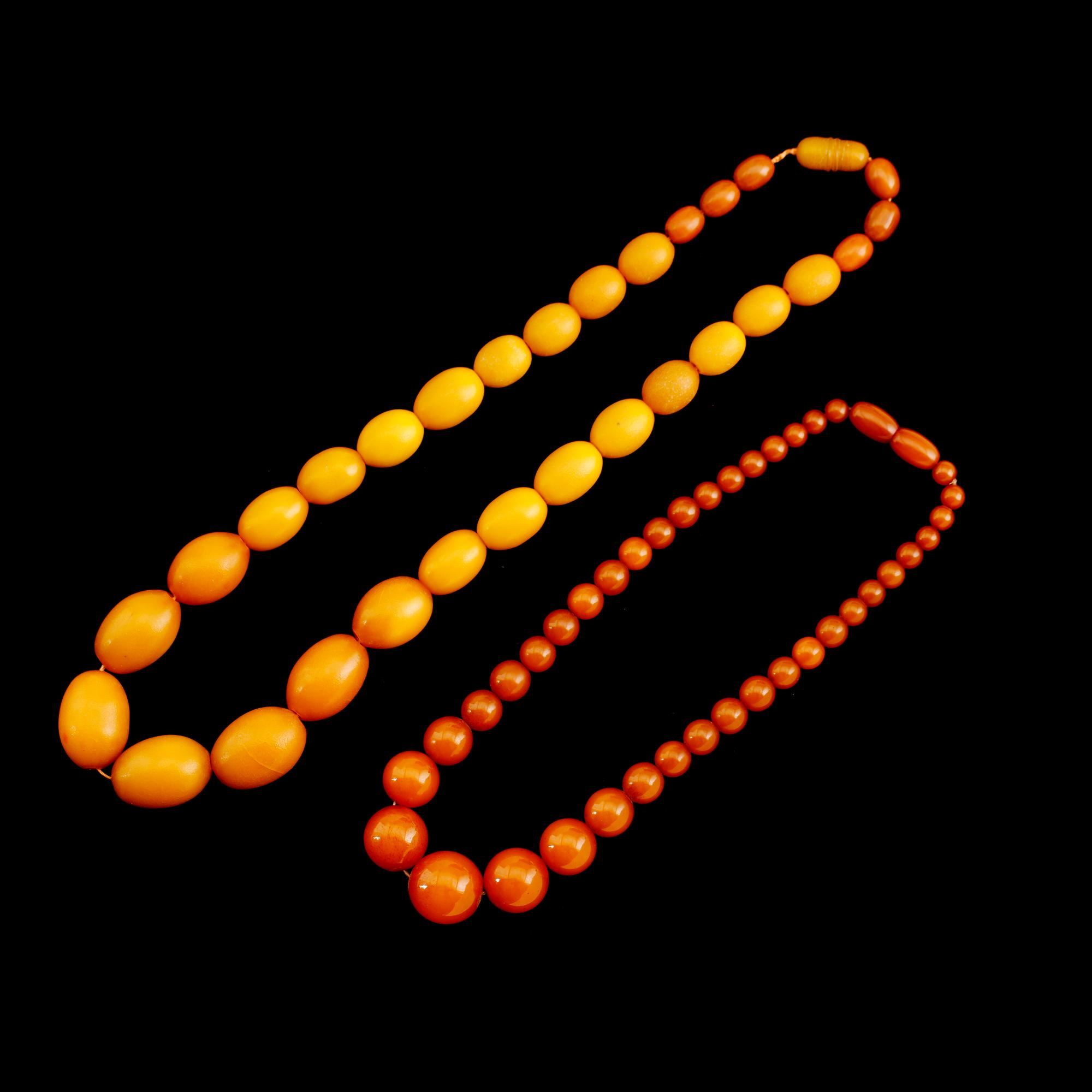 HALSBAND, 2 st, bärnsten, 1900-talets första hälft.