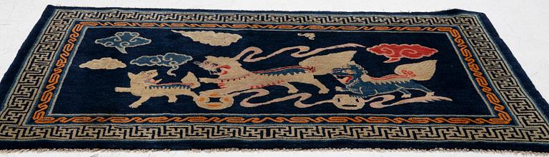 Matta semiantik Baotou, ca 168 x 98 cm.
