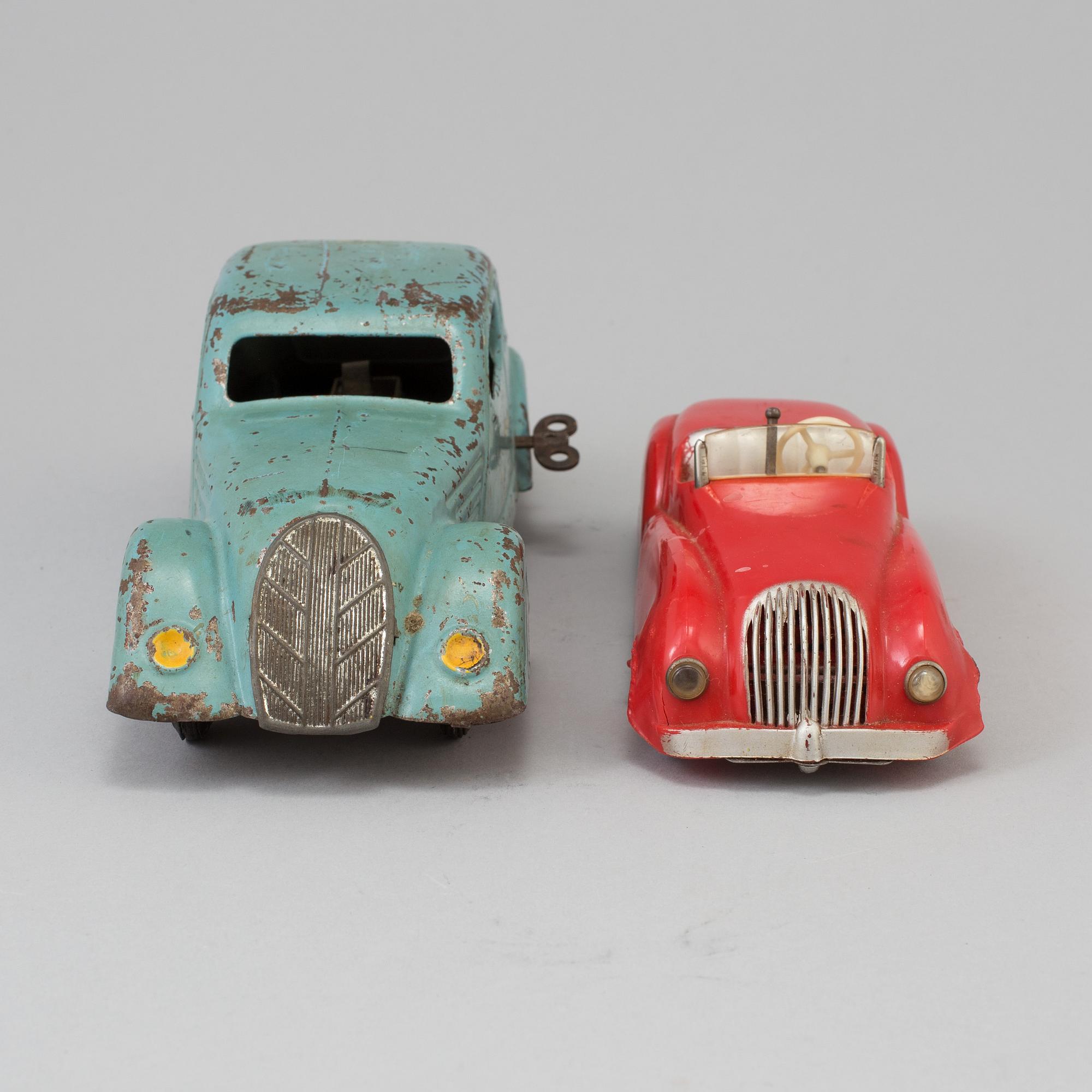 A set of two clockwork TOY CARS, one French JEP sedan 7475-JEP and one cabriolet.