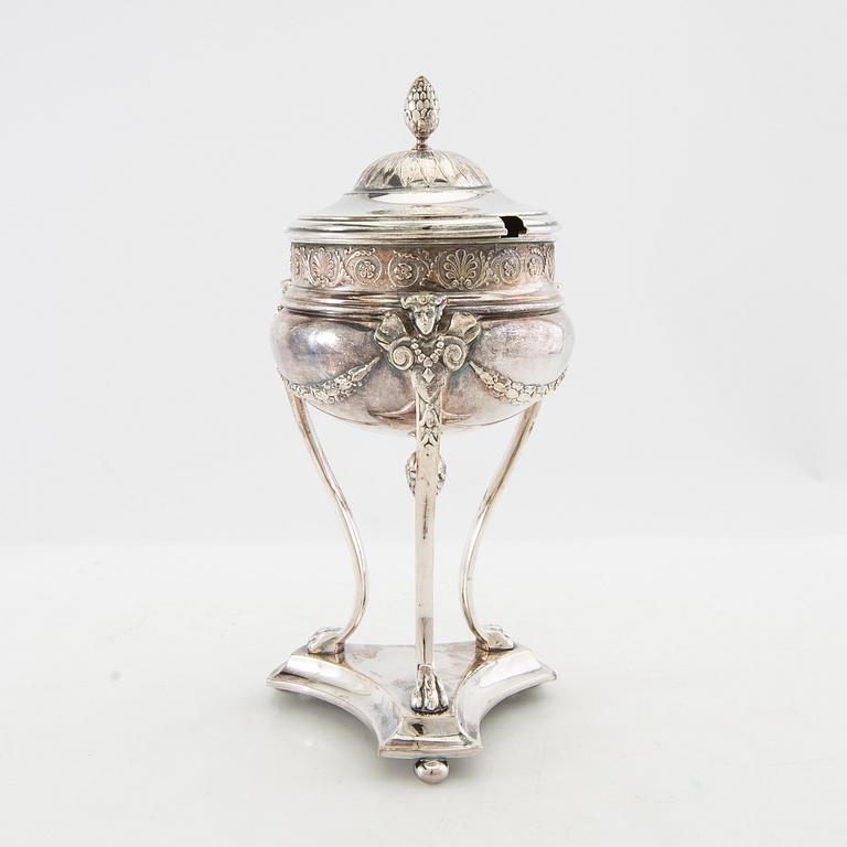 Sugar bowl, Empire style, CG Hallberg, silver plate, first half of the 20th century.