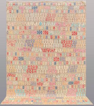 MATTA, kelim, ca 290 x 206 cm.