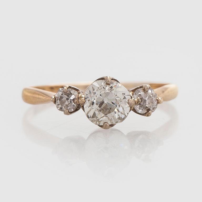 Ring, old cut diamonds, 18K gold and white gold, Oskar Lindroos, Helsinki.