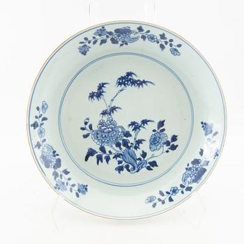 Bowl plate China, second half of the 18th century, porcelain.