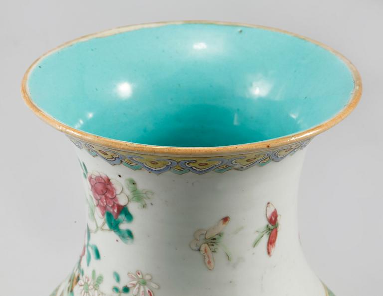 VAS, porslin, Kina, 1800-/1900-tal.