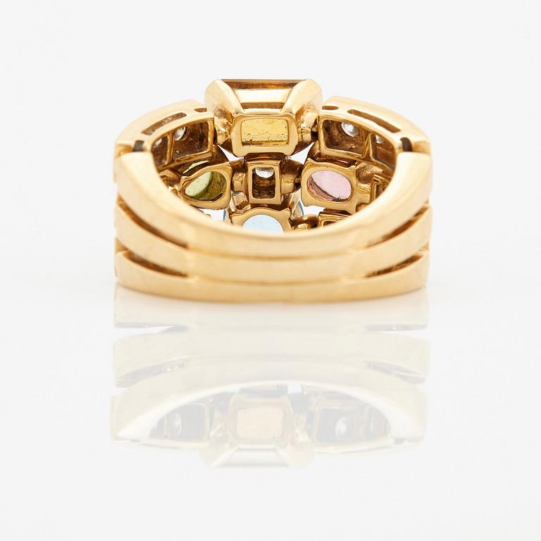 Bulgari ring "Allegra" med runda briljantslipade diamanter.