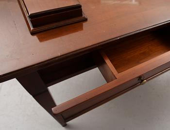 SKRIVBORD, gustaviansk stil, 1900-talets andra hälft.