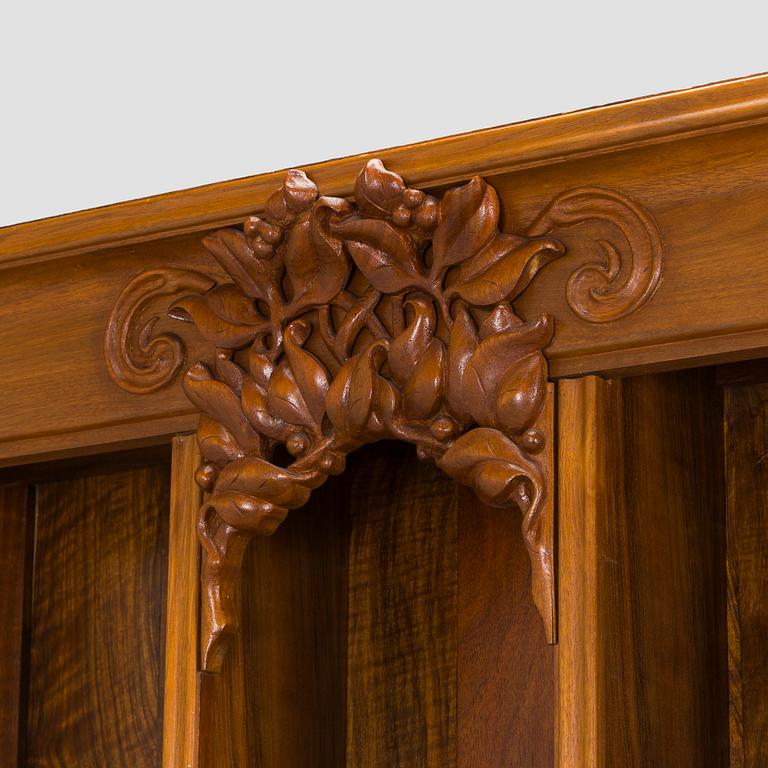 Bokhyllor, 2 st, jugend, Sverige kring år 1900.