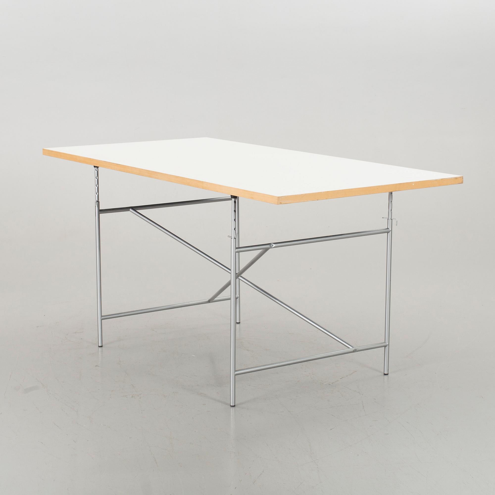 BORD, Design Egon Eiermann för Richard Lampert.
