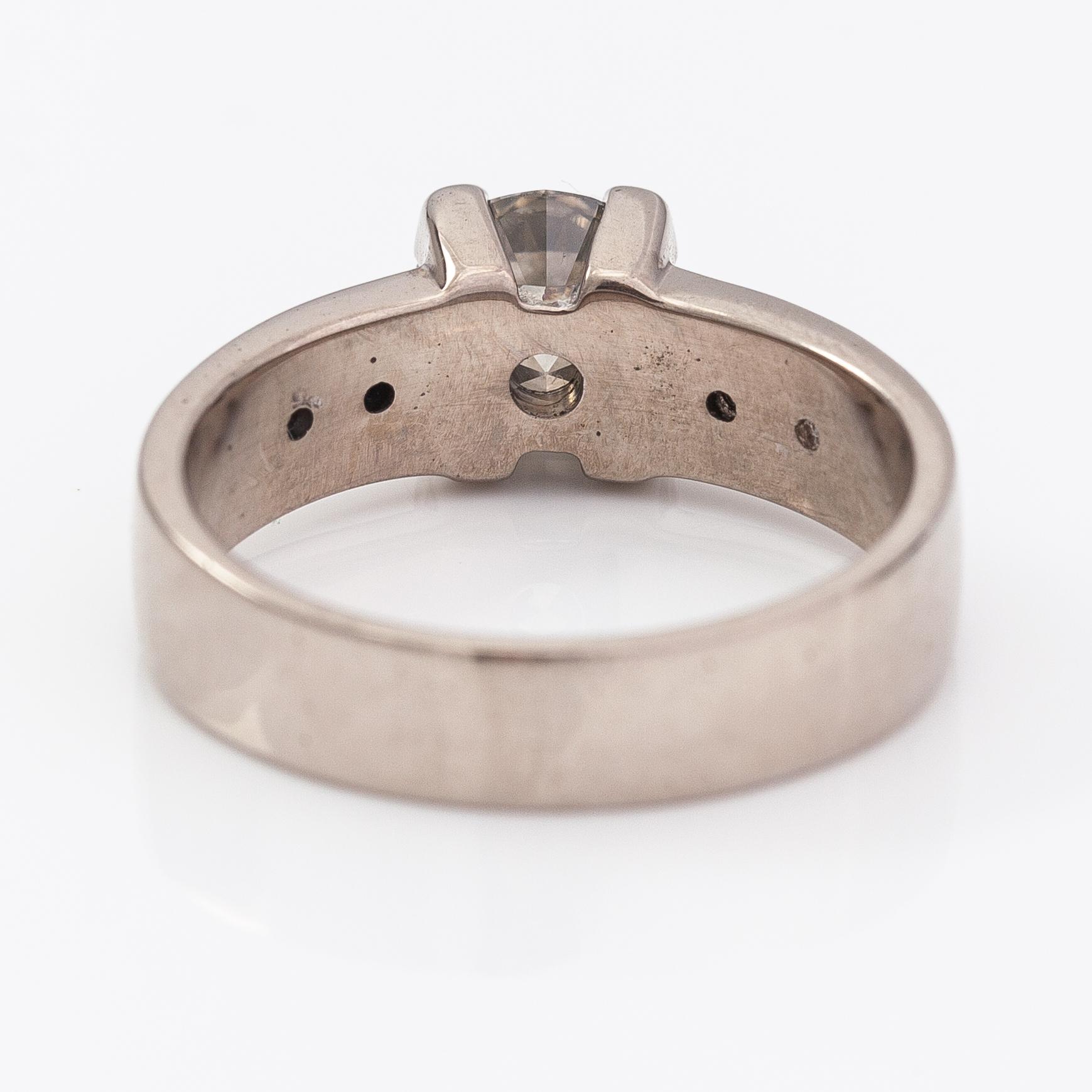 Ring, 14K vitguld, diamanter ca 1.49 ct tot. Jan Böckerman, Helsingfors 2018.