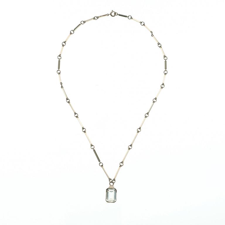 A Wiwen Nilsson sterling and rock crystal pendant and chain, Lund 1938.