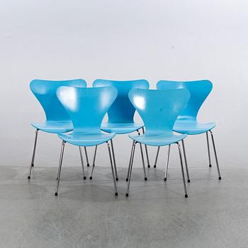 ARNE JACOBSEN, stolar 5 st "Sjuan" för Fritz Hansen 1995.