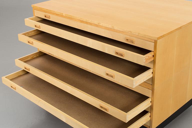 ARIKVSKÅP/ARKITEKTSKÅP.