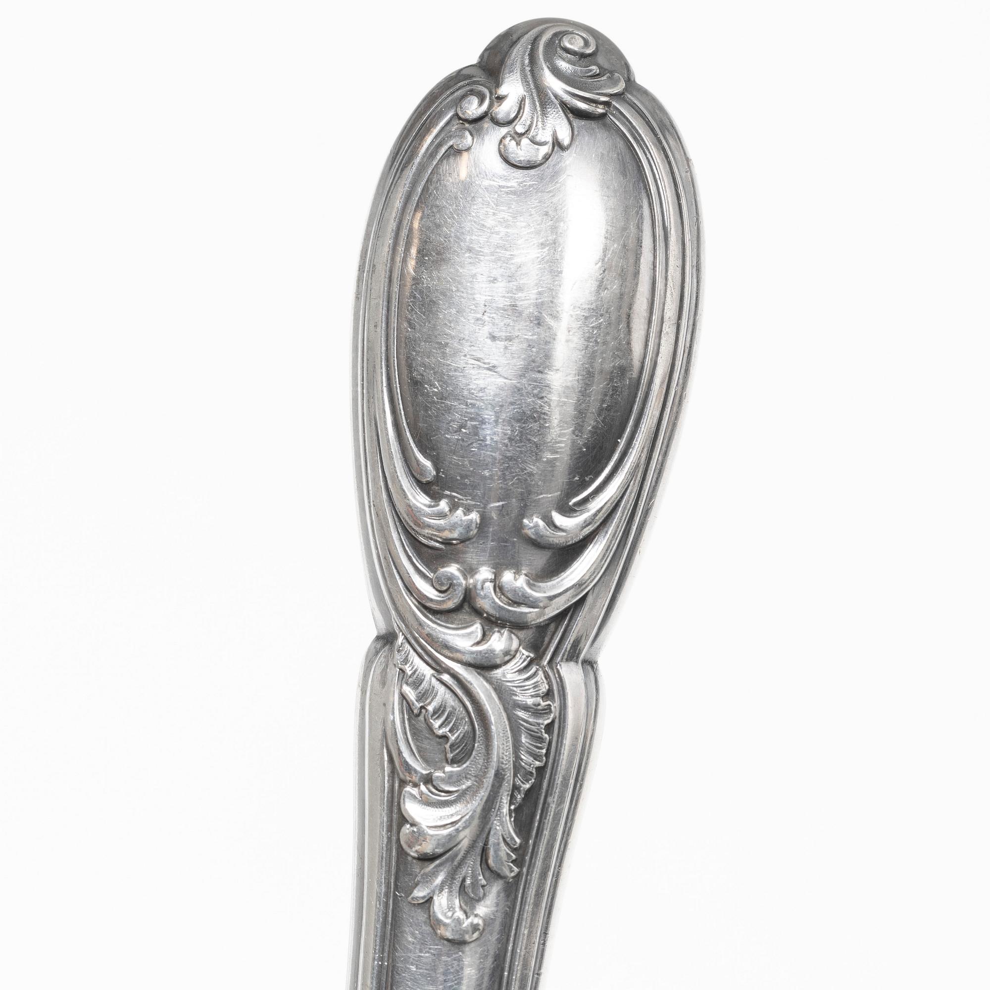 Twelve French silver knives, Hènin & Cie, Paris, circa 1900.