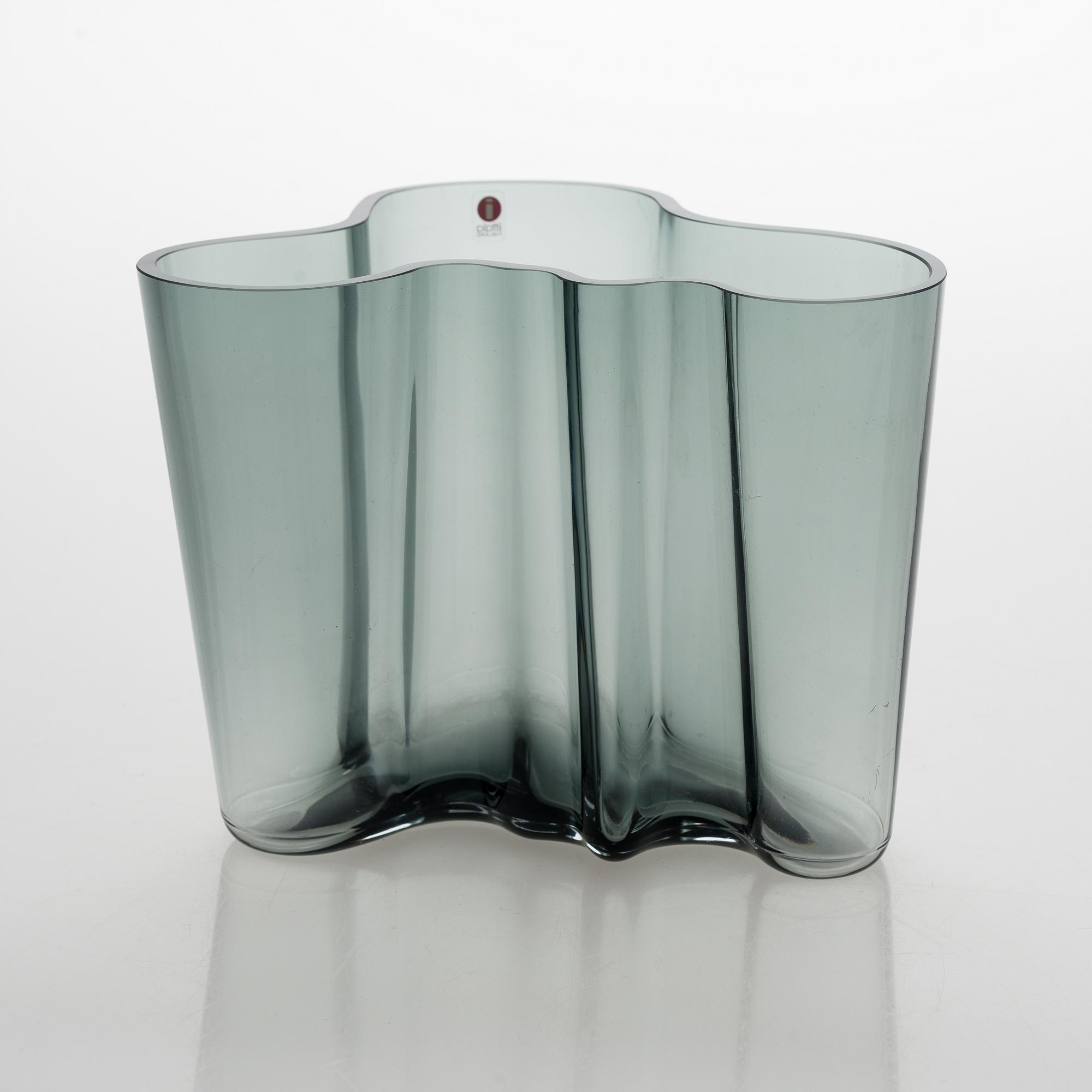 Alvar Aalto, maljakko, 3030, leimasigneerattu, Iittala, 1980-90-luku.