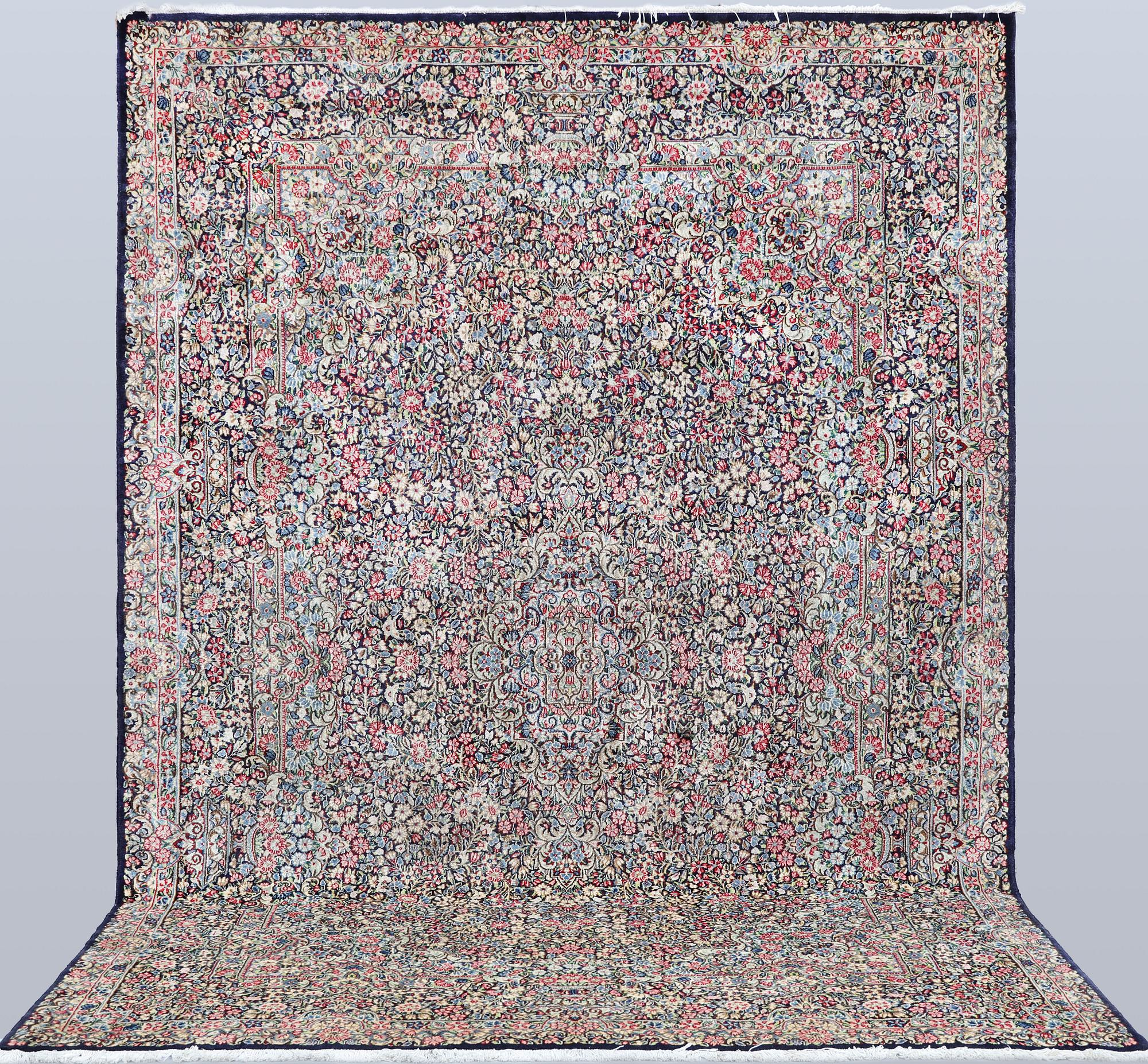 Matta, Kirman Laver, "Millefleur", ca 342 x 245 cm.