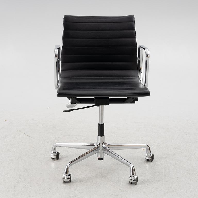 Charles & Ray Eames, karmstol, EA 117, Vitra.