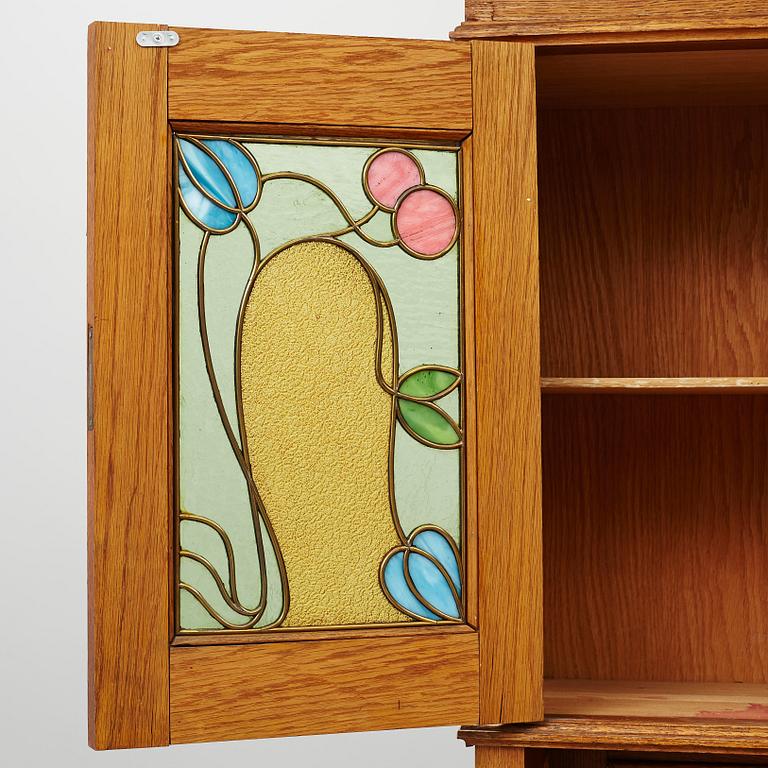 Skåp, jugend, tidigt 1900-tal.