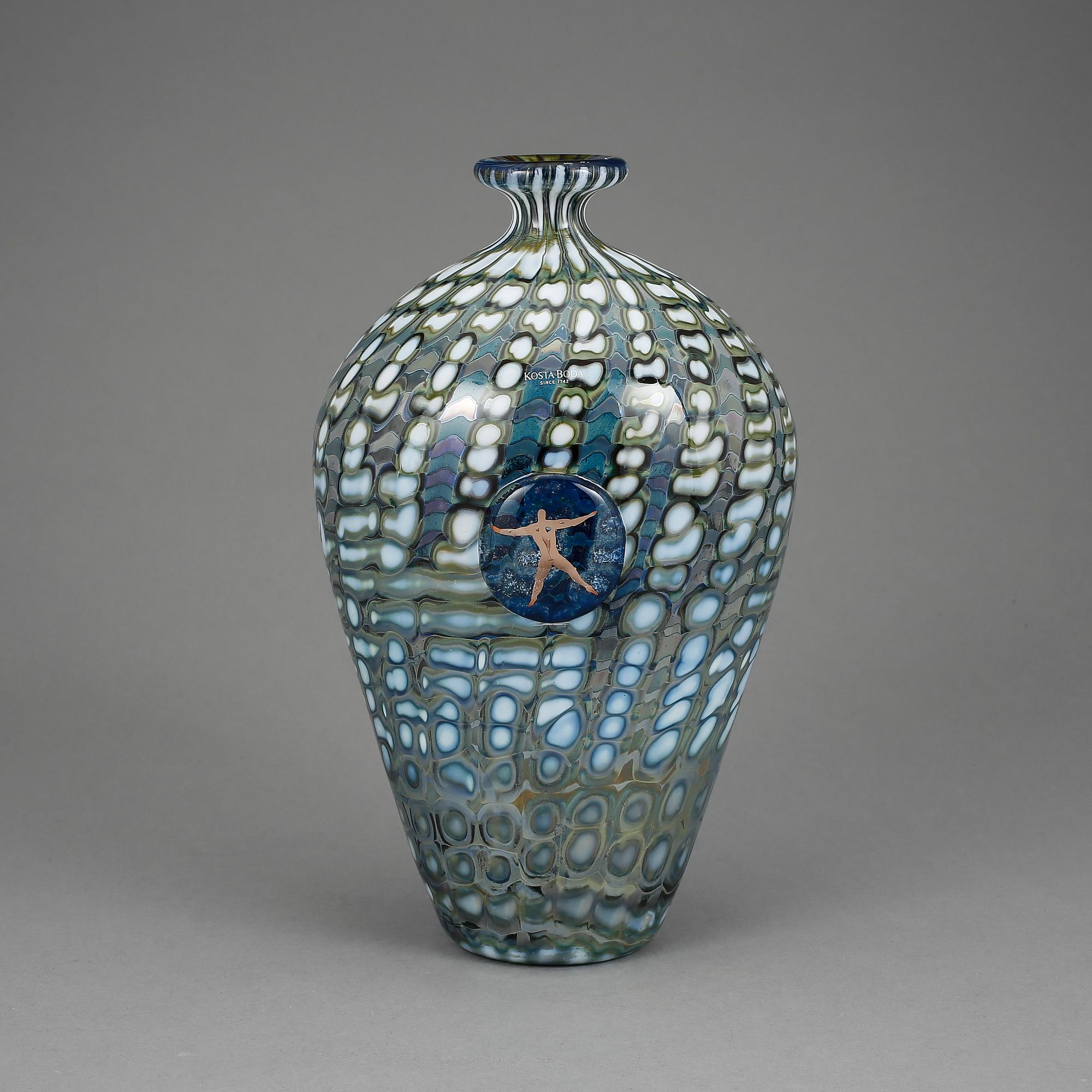 VAS, glas, "Jupiter" signerad Kosta Boda, Bertil Vallien, numrerad 74/99, Special edition, 2004.
