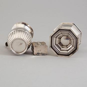 STRÖARE, GRÄDDKANNA, DOSA, silver, 1800-tal och 1900-tal.