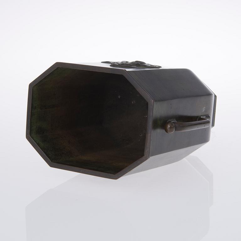 JUST ANDERSEN, MALJAKKO, patinoitua pronssia, GAB, 1930-luku.