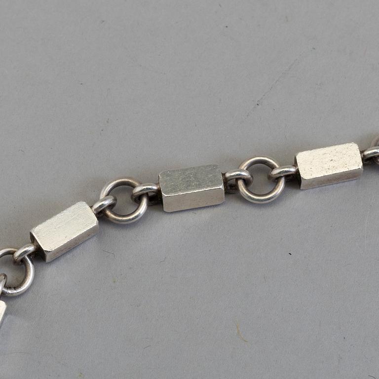 A silver necklace by WIWEN NILSON, Lund, 1963.