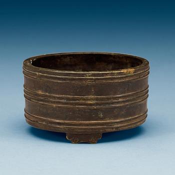 1350. A bronze censer, 17/18th Century with Xuande six character mark.